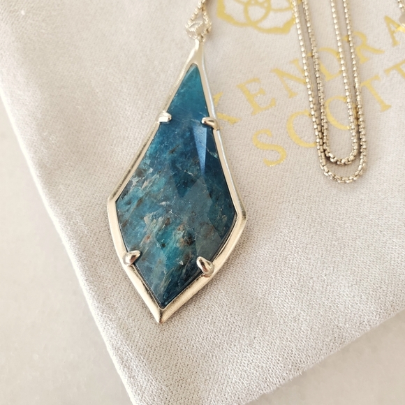 Kendra Scott Damon Pendant Necklace Aqua Apatite NWT - Picture 2 of 13